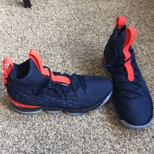Lebron XV (CLLG NAVY, WHT-UNV RED) (SIZE 13)